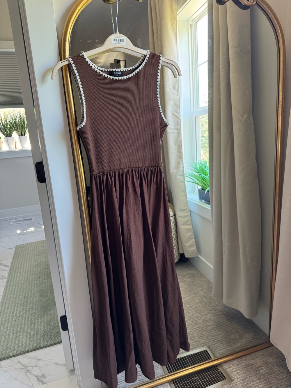 Sleeveless Brown Midi Dress with Contrast Trim